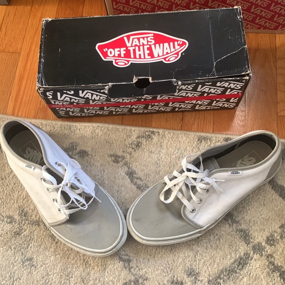Men’s 106 Vulcanized 2 Tone Frost Gray/True White size 9.5 Vans